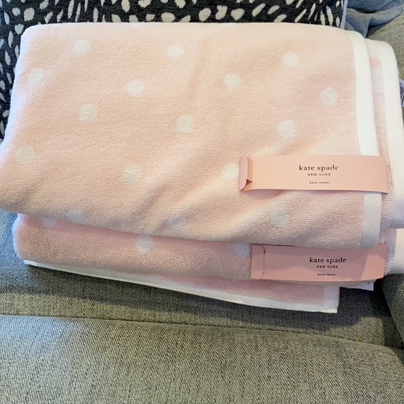 kate spade Bath Kate Spade Pinkwhite Deco Dot Towel Collection